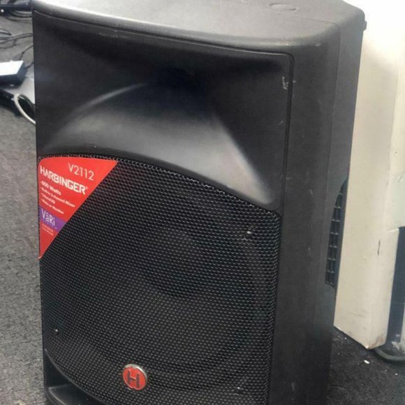 Harbinger V2112 12" 600 W 2 Way Powered Loud Speaker - Picture 1 of 7